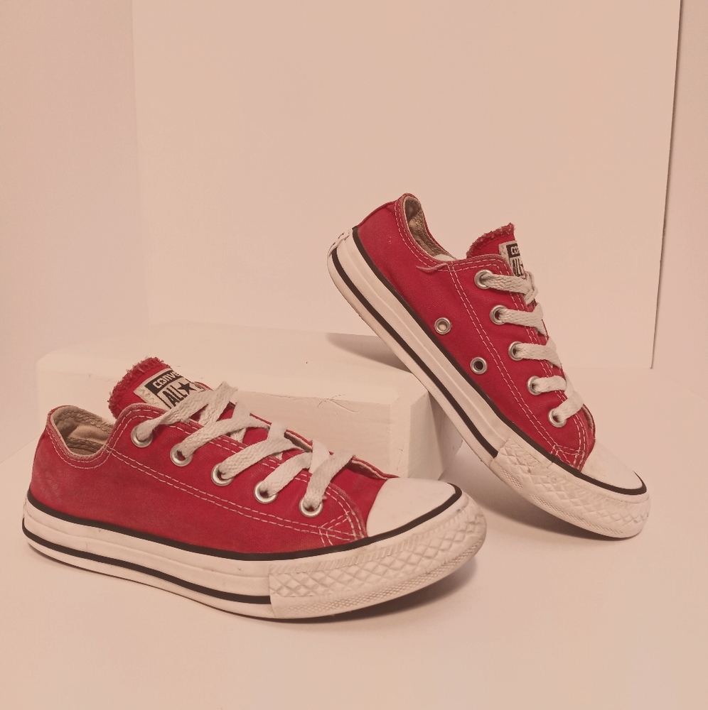 Kids Red low top Converse size 13